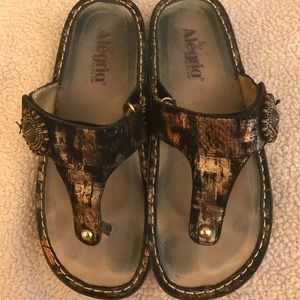 Size 39 Alegria metallic mosaic Carina sandal